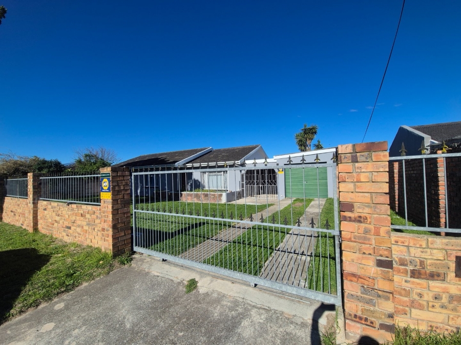 3 Bedroom Property for Sale in Rowallan Park Eastern Cape